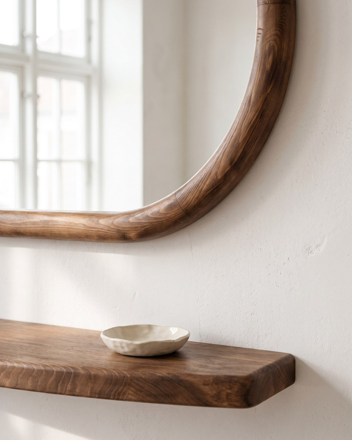 Livia Mirror with Shelf | 110 × 70 cm close-up detail